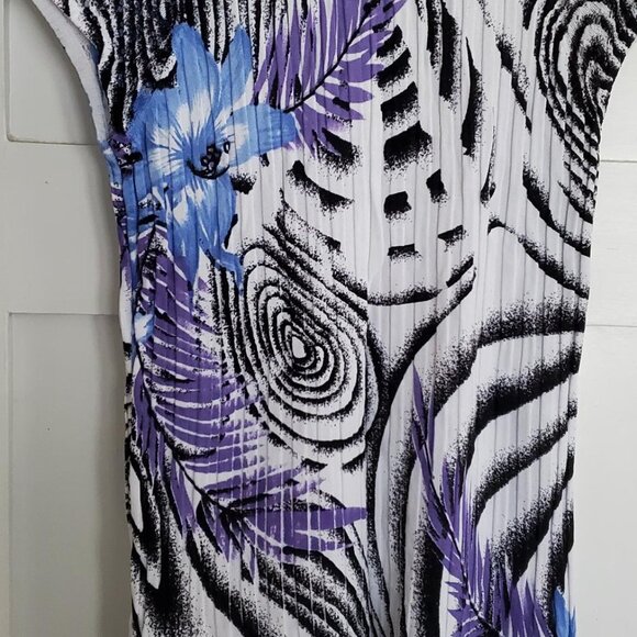 Pretty Summer Top - Picture 2 of 7